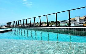 Incrível Porto City no centro de Porto de Galinhas com Piscina ou Hidro by HM